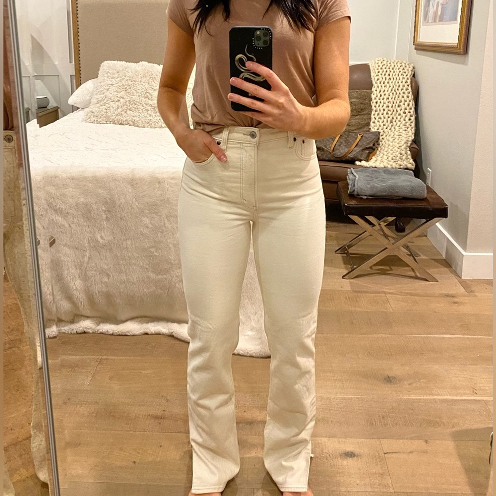 Abercrombie and Fitch the 90s Straight Ultra High rise Cream jeans (split hem)